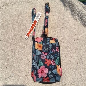 BRAND NEW UNIONBAY - Wristlet w/ Phone Holder